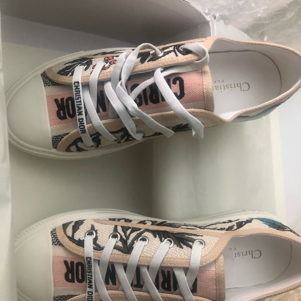 Christian Dior Walk N Dior